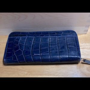 Aspinal of London/Continental Zip Blue Wallet